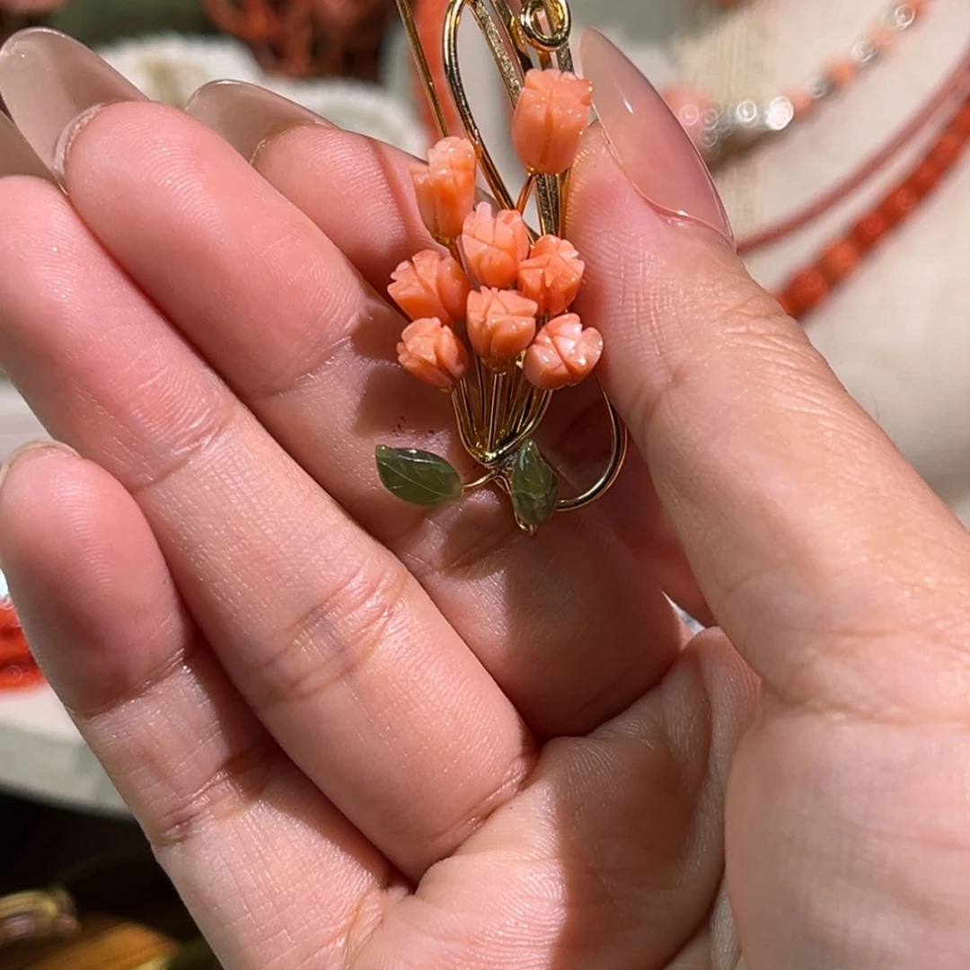 用***Y非金属玫瑰花雕胸针
