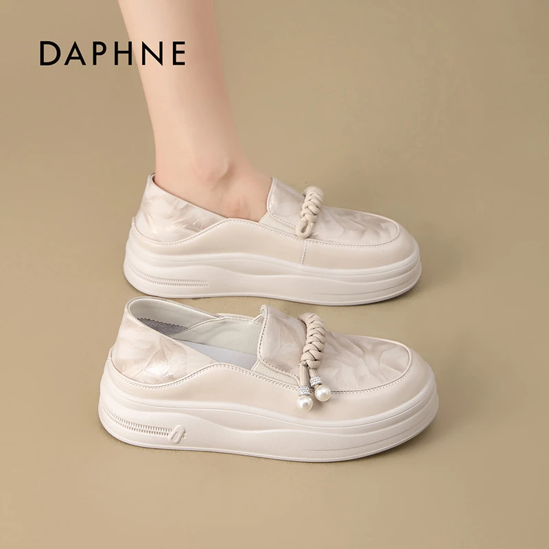 达芙妮厚底小白鞋女2025秋季新款皮面百搭时尚女士休闲鞋潮流板鞋