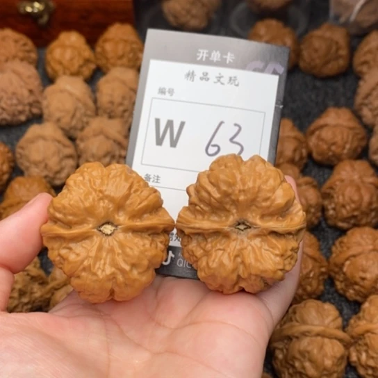 吊坠桃核我是第一百41