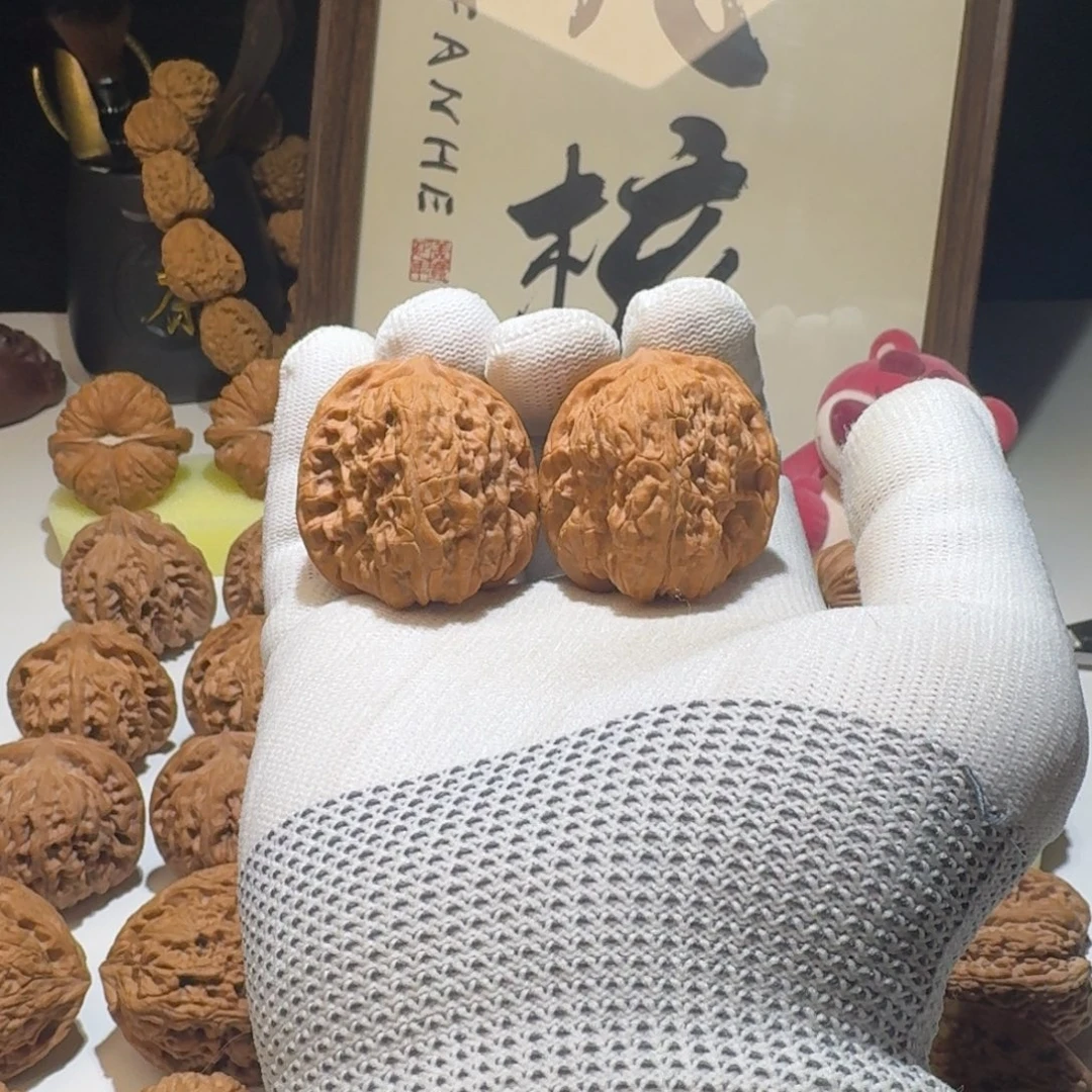 文玩核桃吊坠40尺寸宽城狮子头