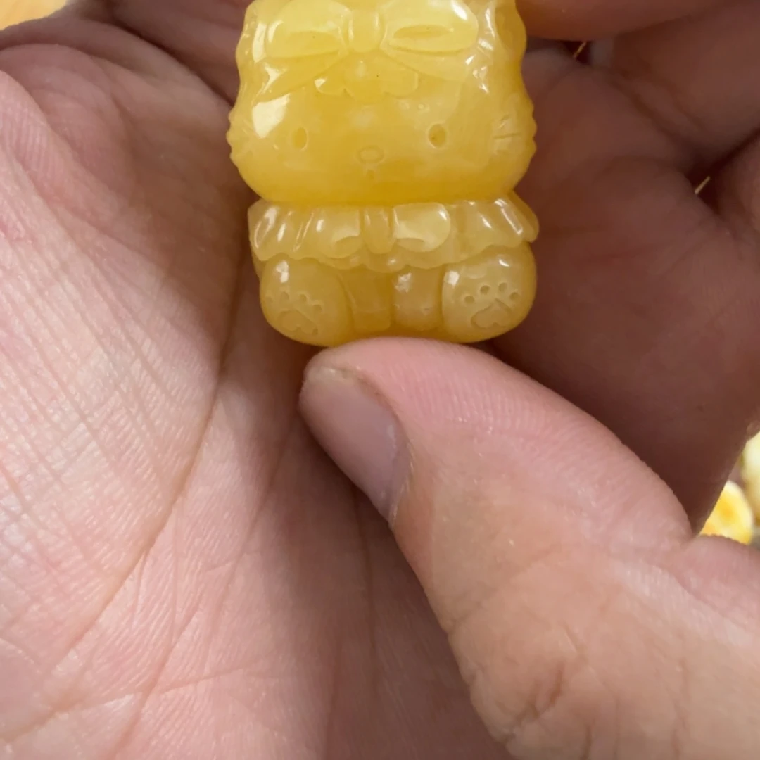 未镶嵌琥珀珠宝奇石