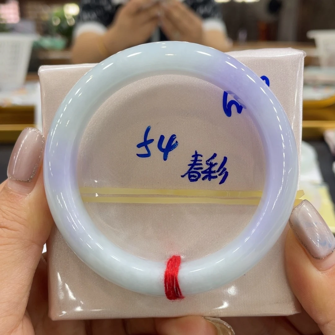 翡翠手镯未镶嵌翡翠