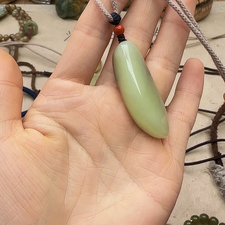 蓝****和田玉未镶嵌颈饰