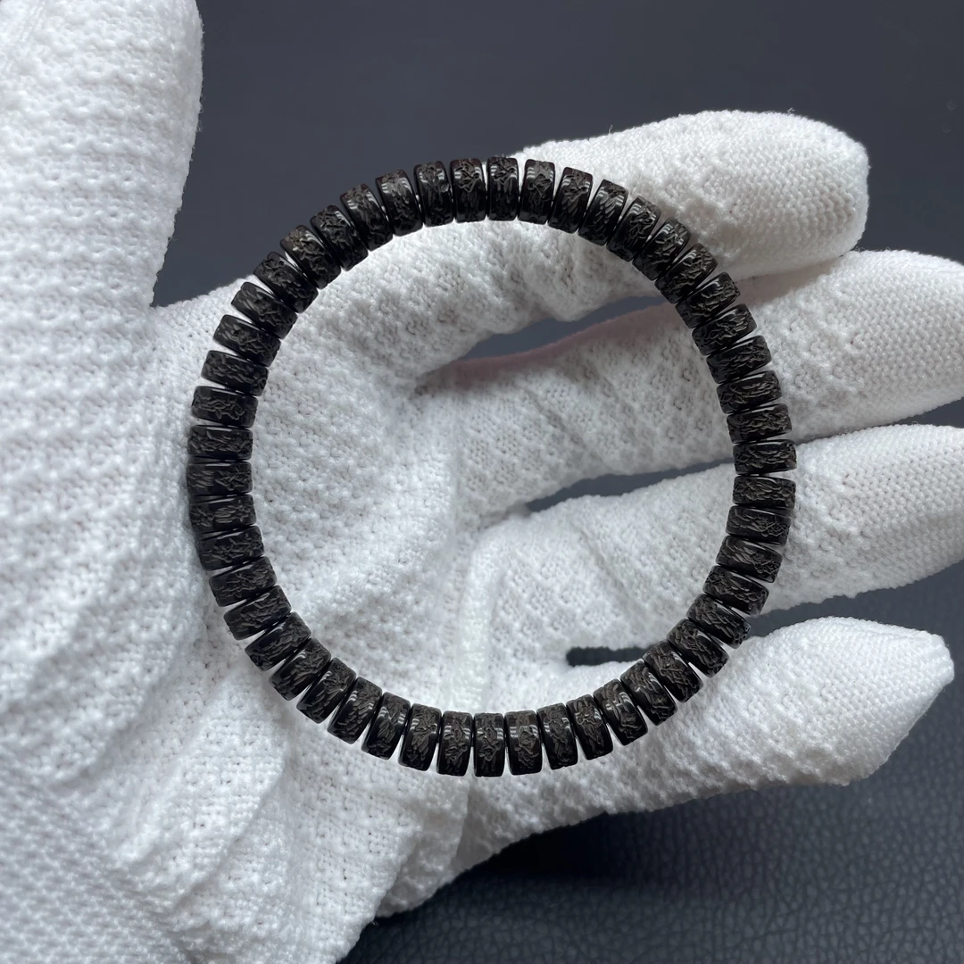 F057印尼椰蒂原色原生态雕刻7mm药片椰嘎手串多样性发其一