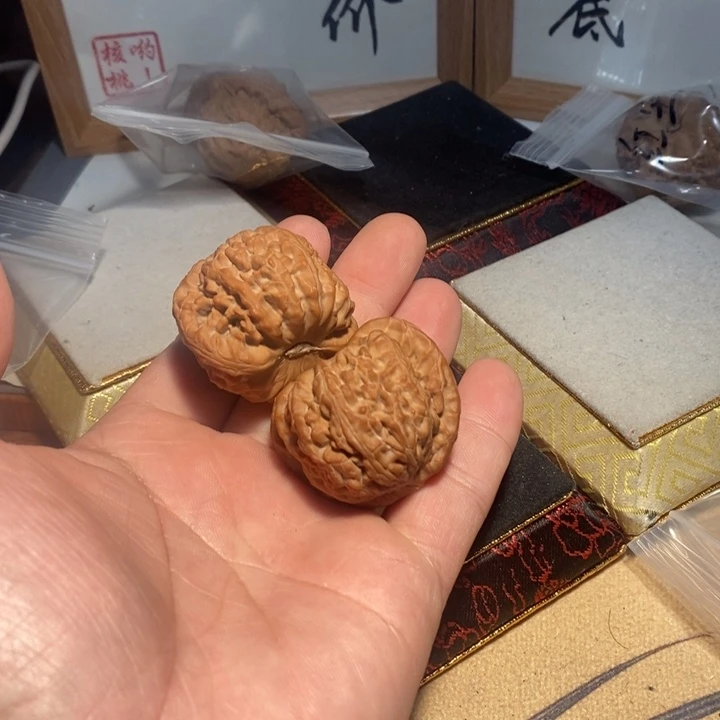 文玩核桃把件小**锡核桃