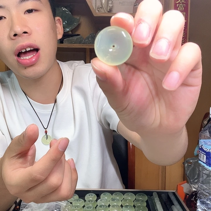 蛇纹石玉合金颈饰