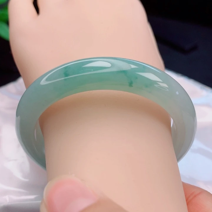 翡翠未镶嵌手镯55圈