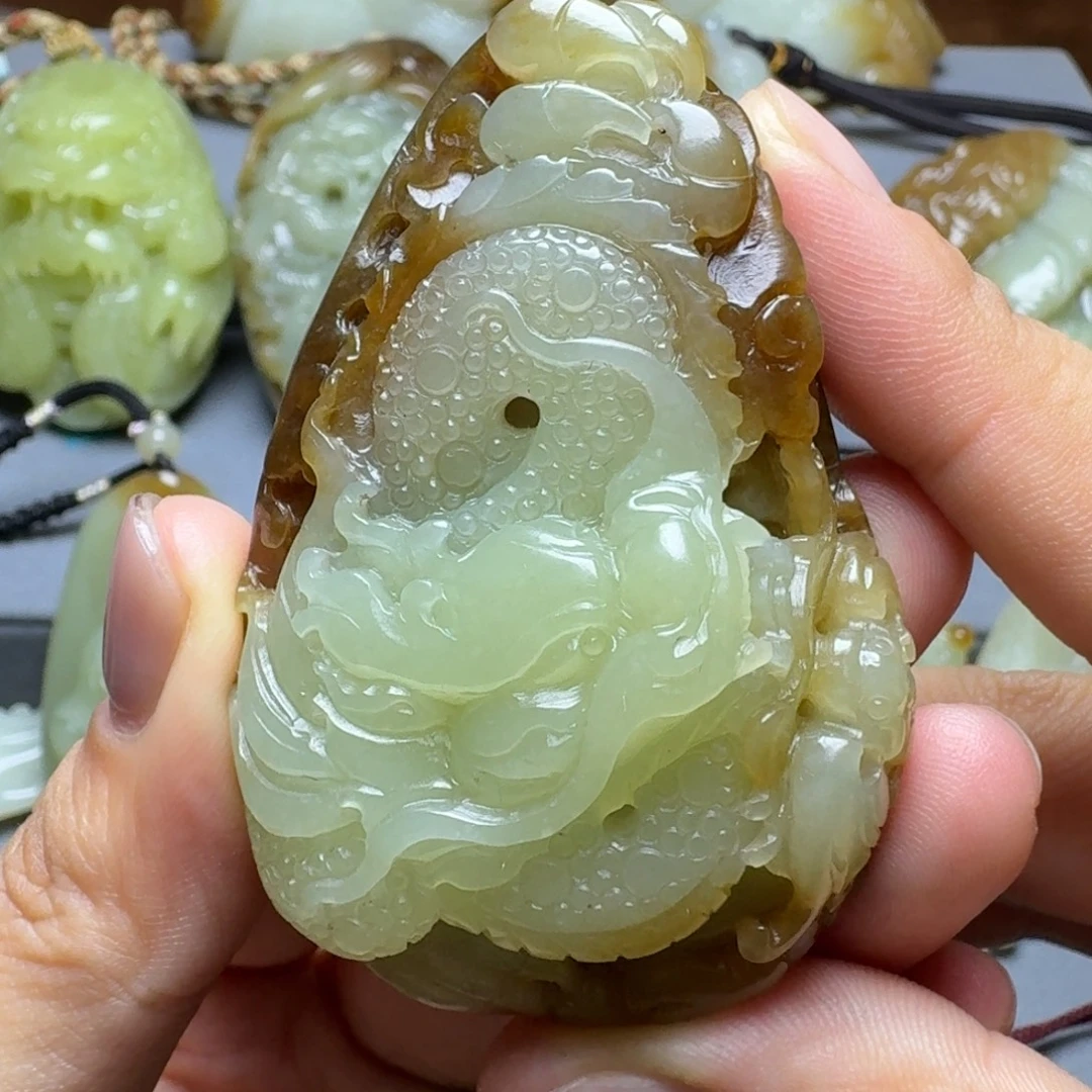 颈饰未镶嵌和田玉