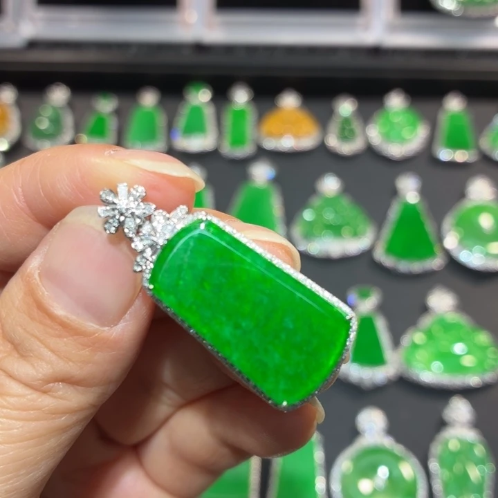 翡翠18K金镶嵌吊坠(不含链)翡翠