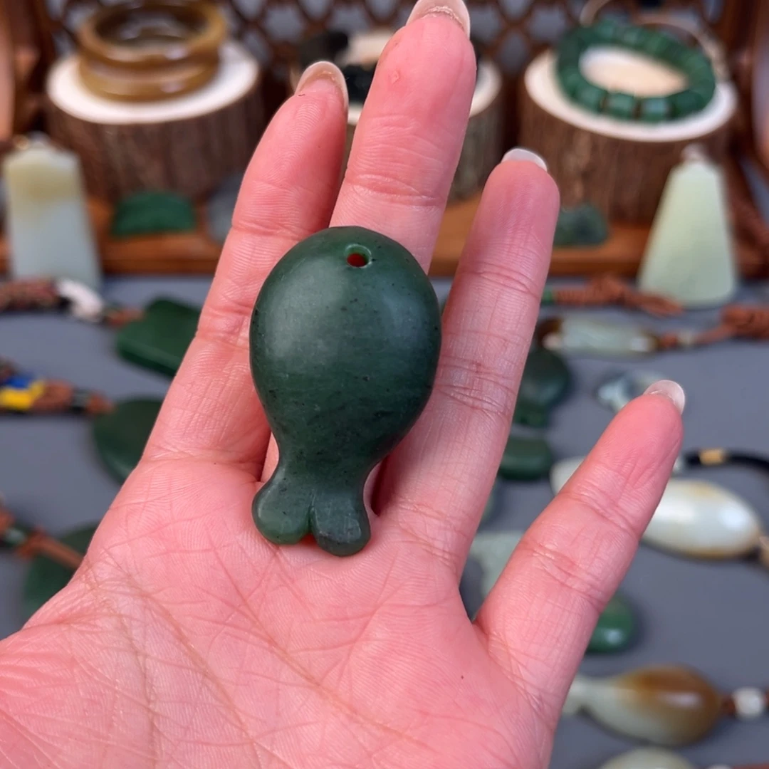 摸***～和田玉（糖玉）未镶嵌颈饰