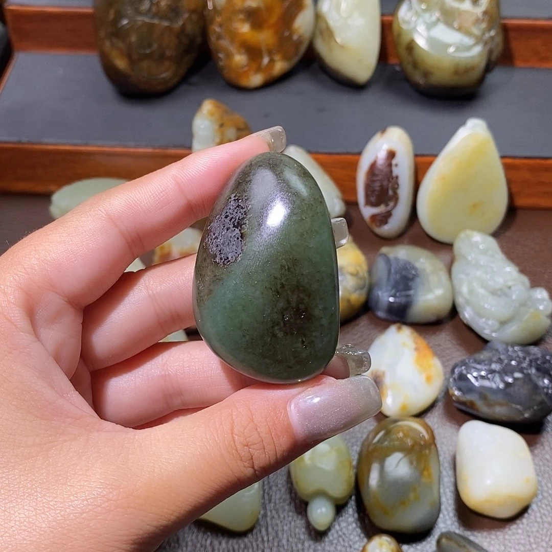 颈饰未镶嵌和田玉