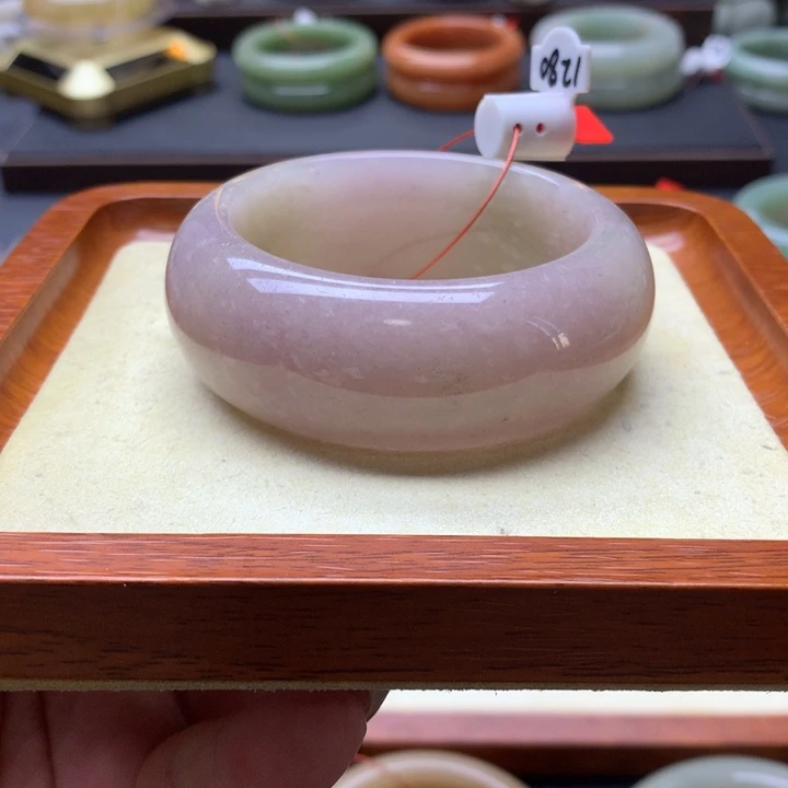 未镶嵌手镯石英岩玉