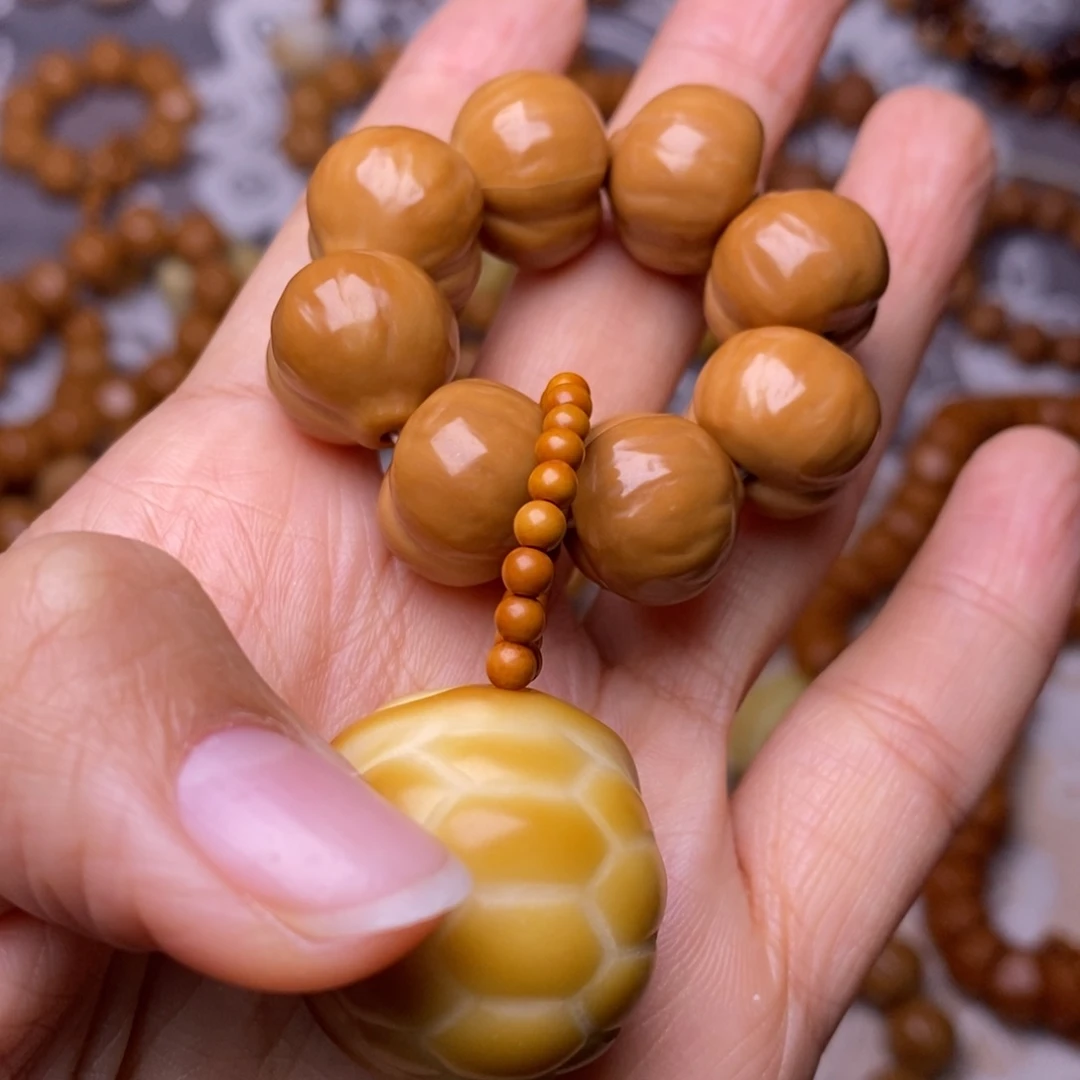 把件猴头核桃柯基屁桃龟甲