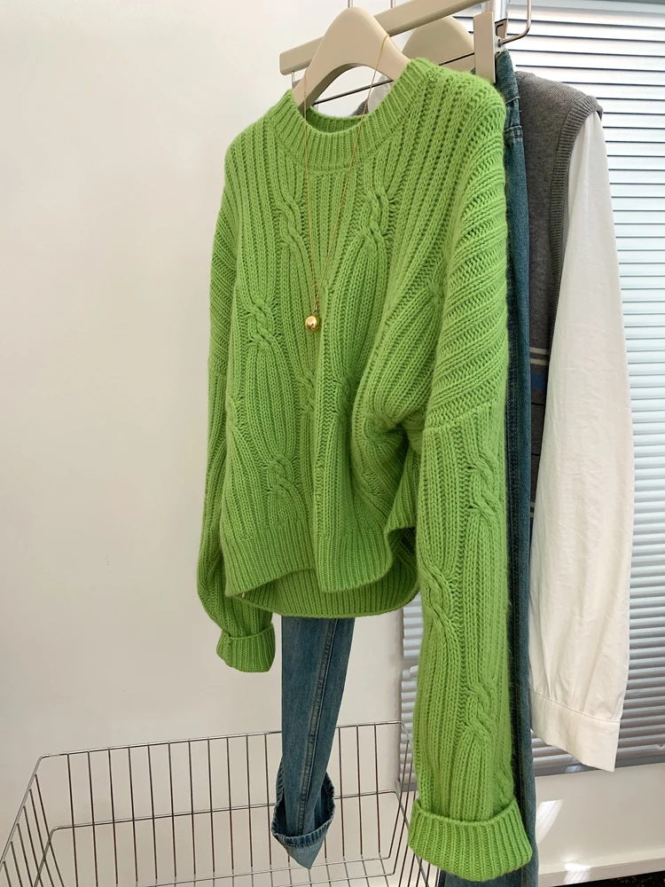 多巴胺气质绿色减龄针织衫女2025秋季新款高级感时尚洋气百搭毛衣