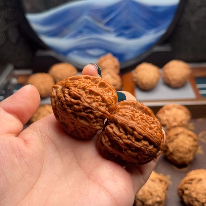 恋***风吊坠桃核文玩三角白