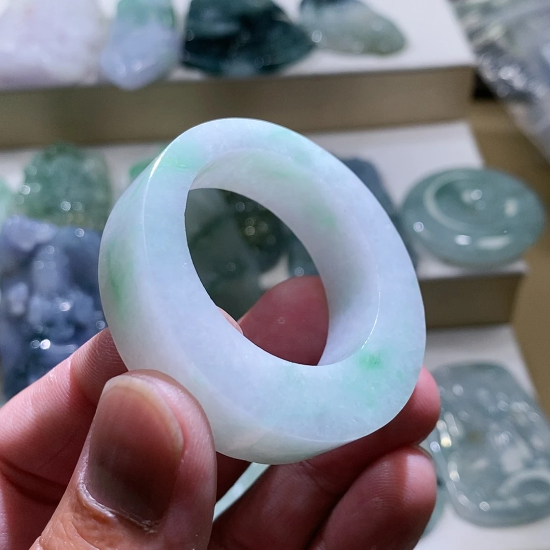 【闪购商品】翡翠颈饰未镶嵌111111111111