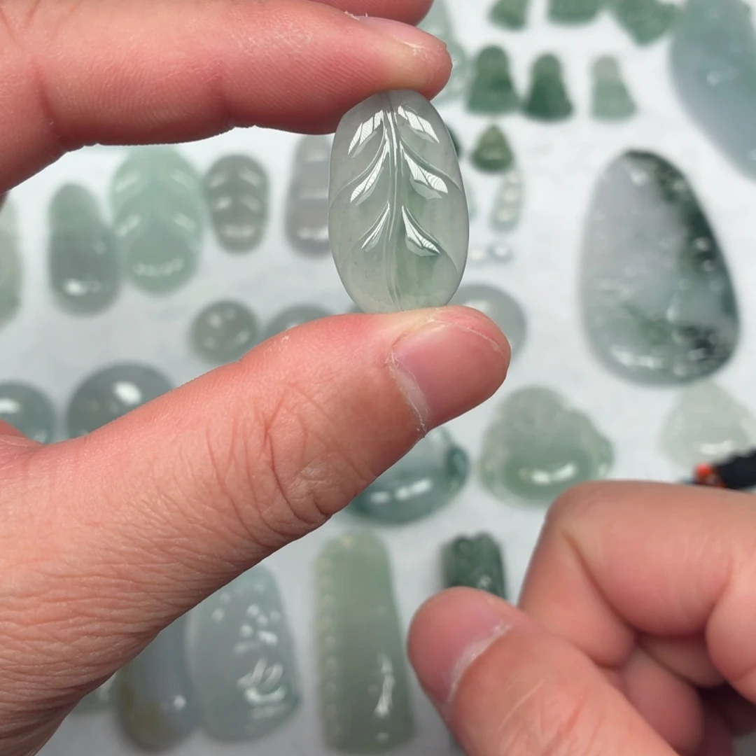 翡翠未镶嵌颈饰冰飘花叶子