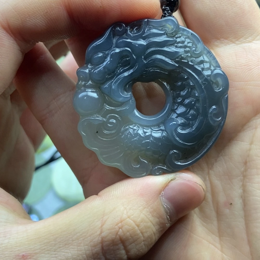 蛇纹石玉颈饰未镶嵌硫*盐