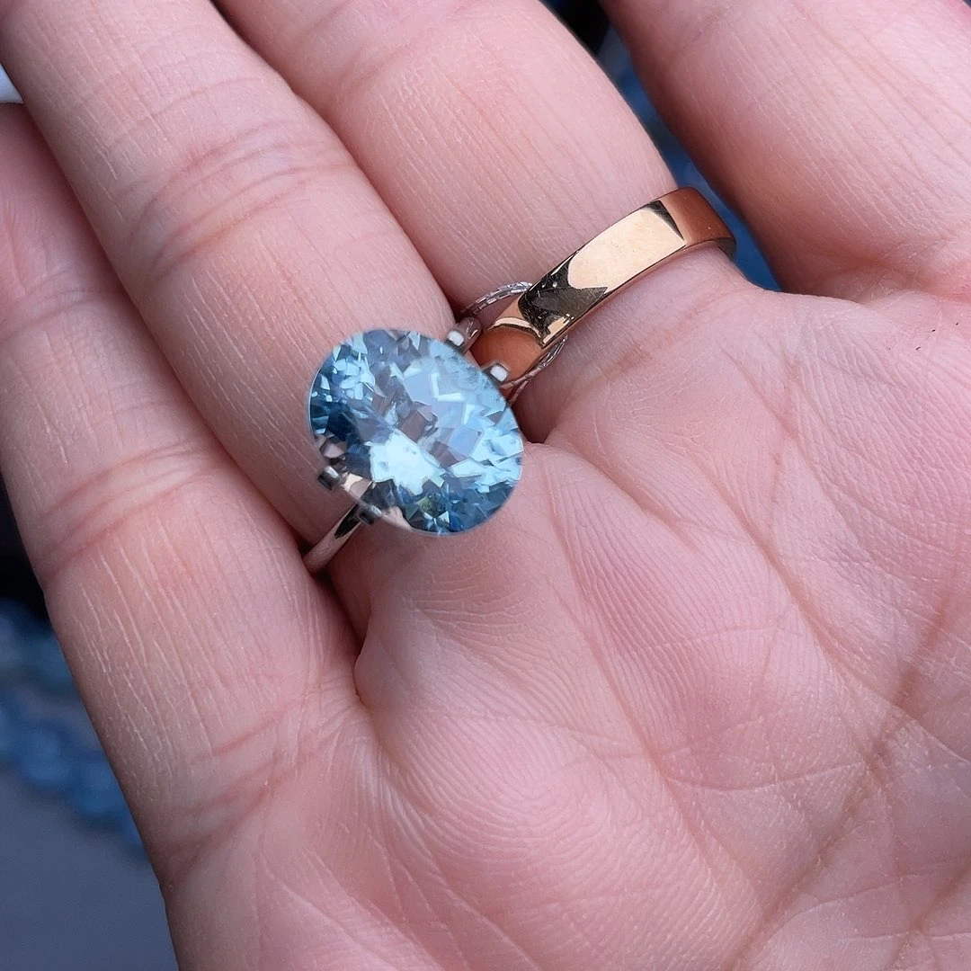 刘***）非金属海蓝裸石戒面