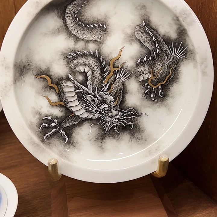 青杉堂墨彩描金龙纹壶承