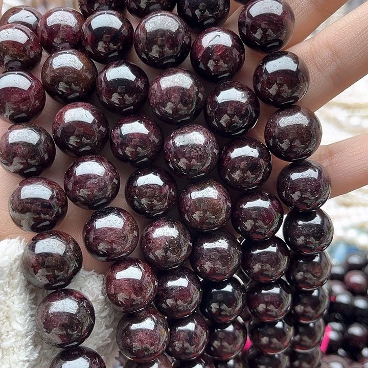 未镶嵌玛瑙/玉髓珠宝半成品一条15mm左右石榴石