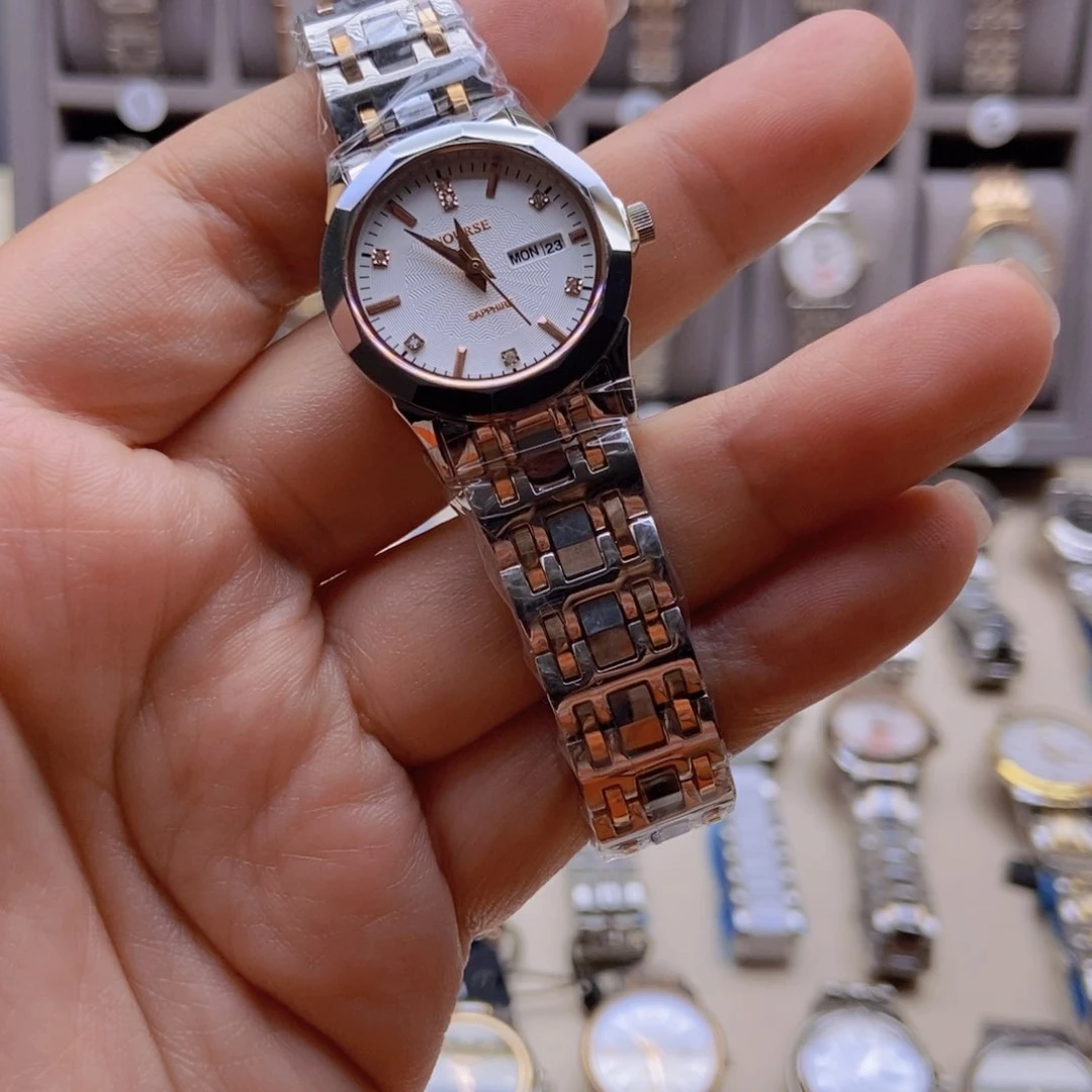 圣诺女士库存石英表钻石糖