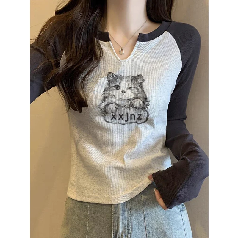 大码胖mm设计感小V领长袖T恤女士春秋薄款纯欲风辣妹修身显瘦上衣