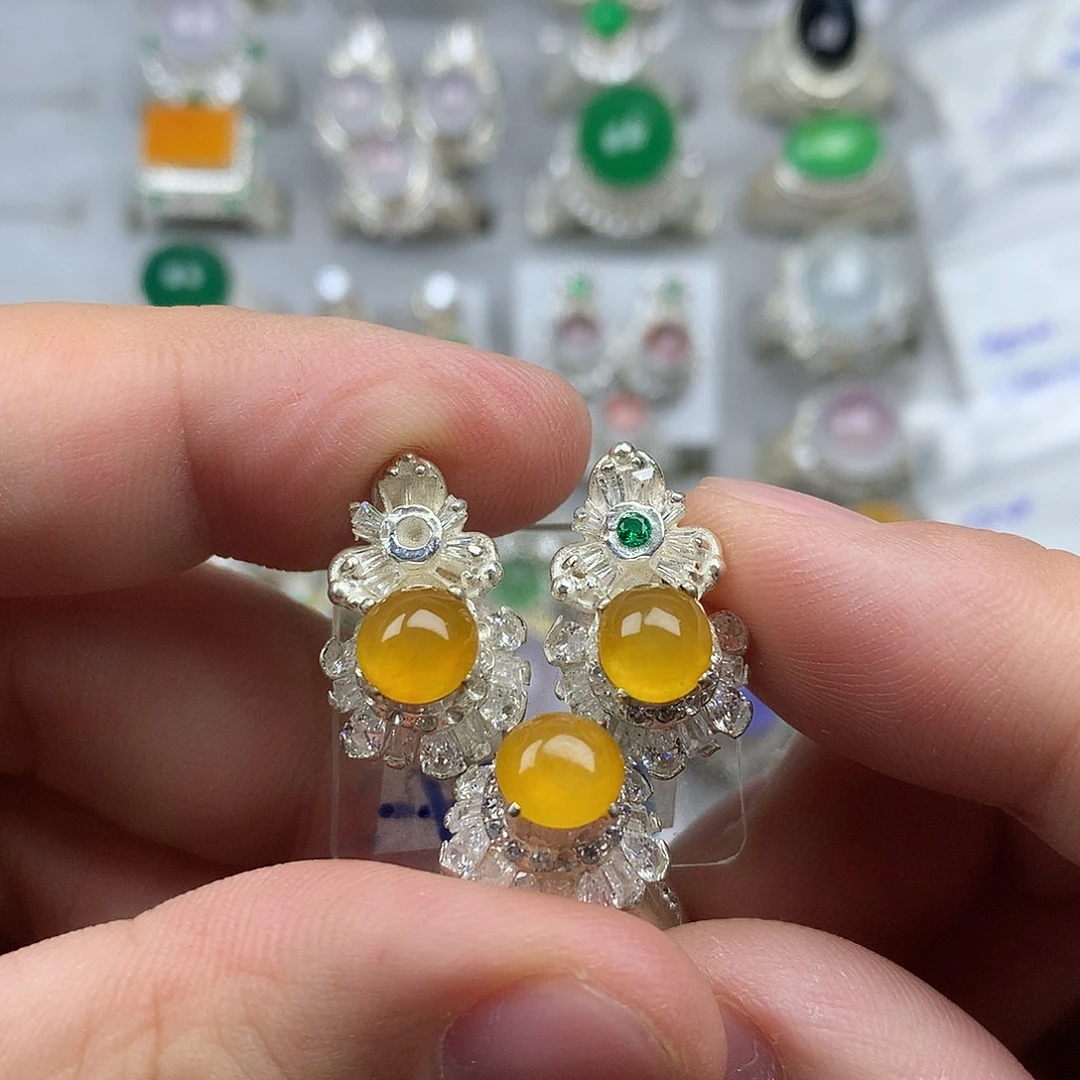 定制翡翠未镶嵌黄翡