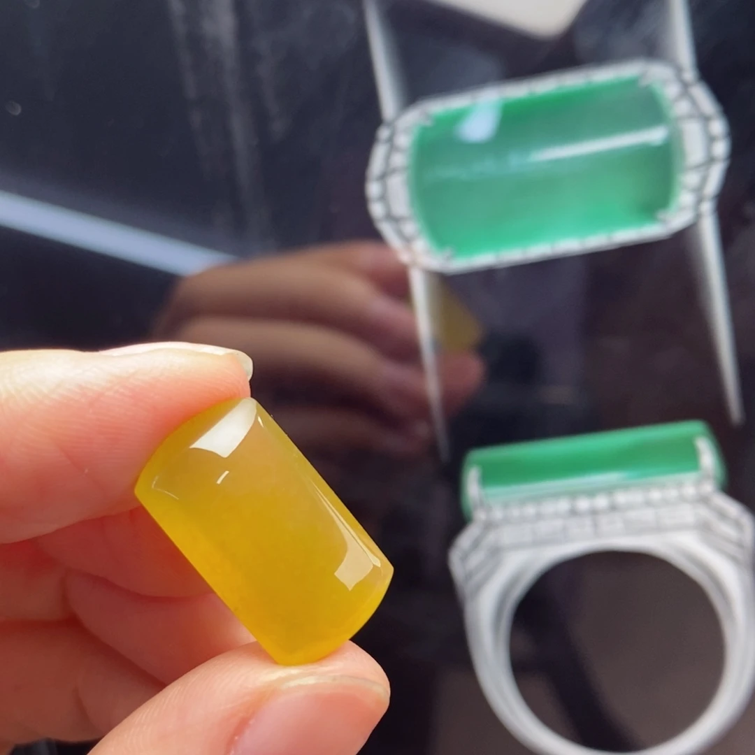 未镶嵌定制翡翠超值黄翡马鞍