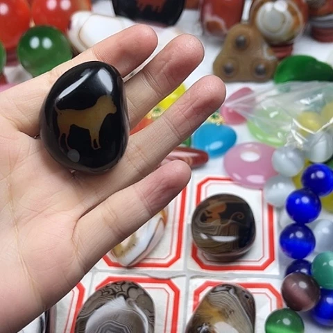 玛瑙/玉髓颈饰未镶嵌