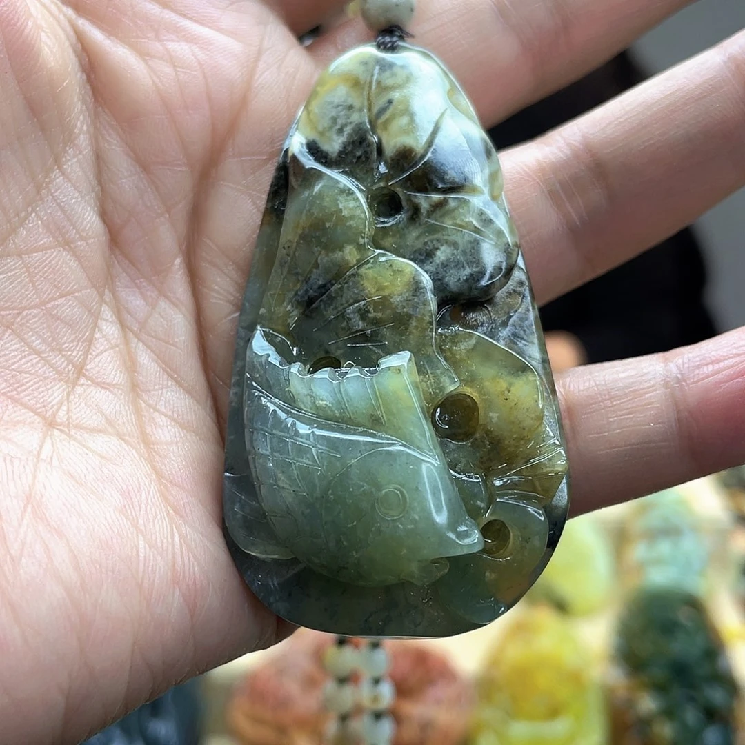 蛇纹石玉颈饰未镶嵌