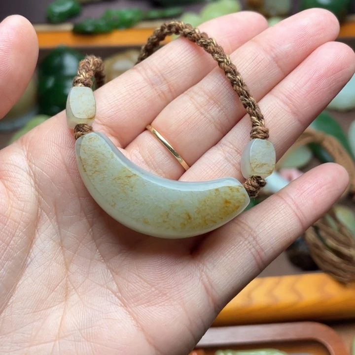 【闪购商品】颈饰未镶嵌和田玉Y****u