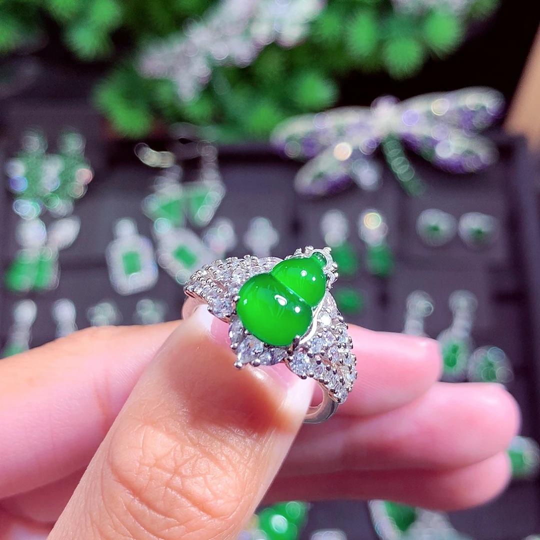 颈饰未镶嵌翡翠天然