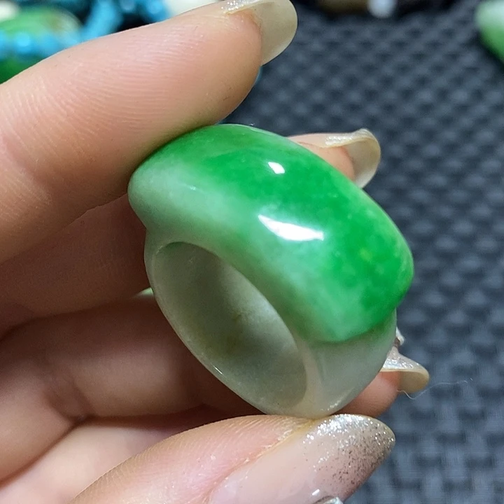 层***彩吊坠紫金钵盂菩提