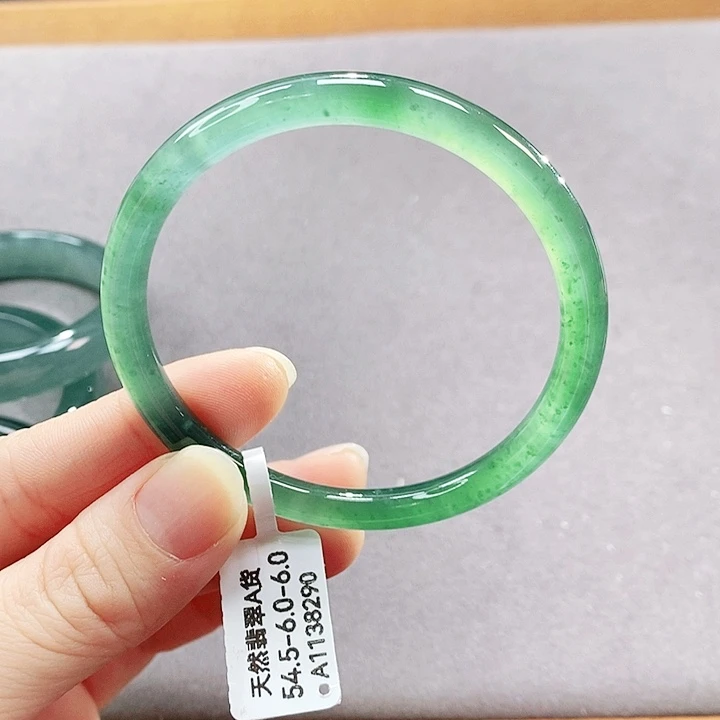 翡翠未镶嵌手镯（圆镯）