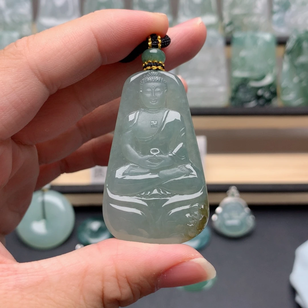 颈饰未镶嵌翡翠大日如来