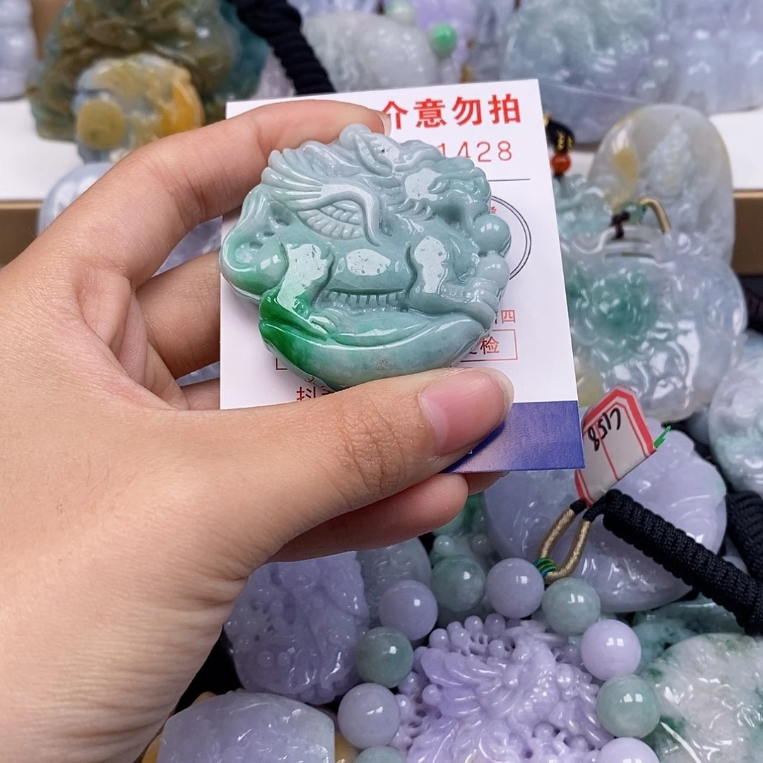 吊坠(不含链)未镶嵌翡翠