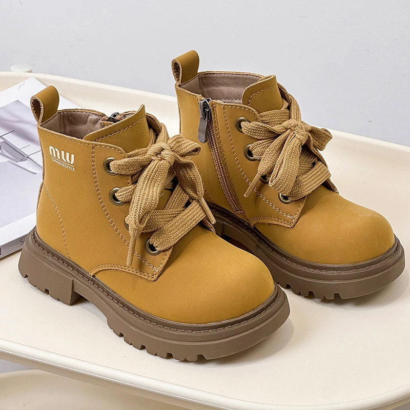 西西家女童2025春季新款潮流百搭马丁靴儿童休闲时髦靴子8326