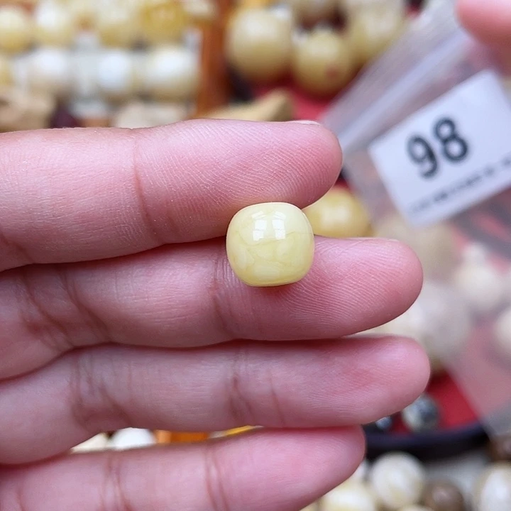 蜜蜡未镶嵌珠宝奇石粉11