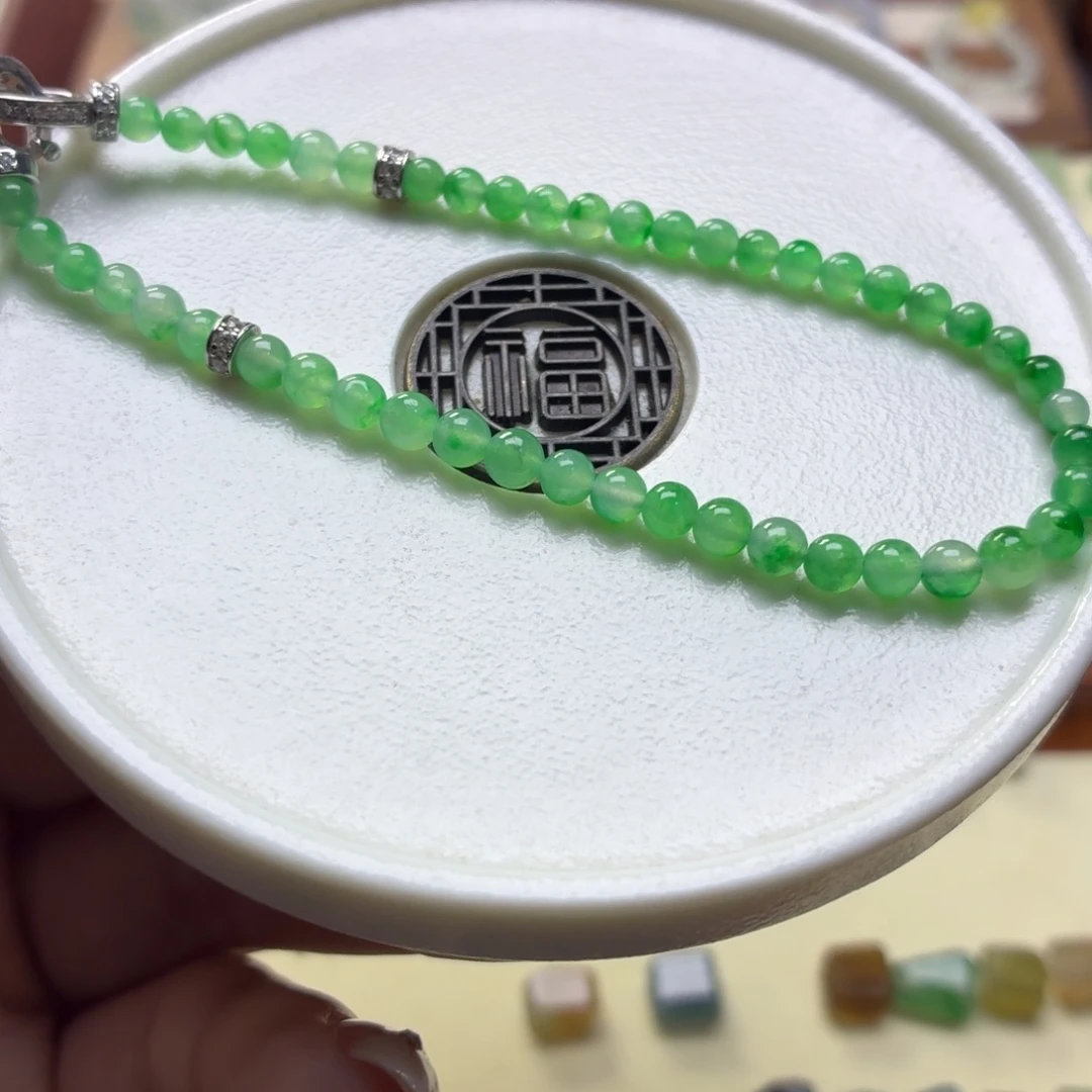 翡翠散珠甜绿飘金丝绿小米珠手串3.5mm左右