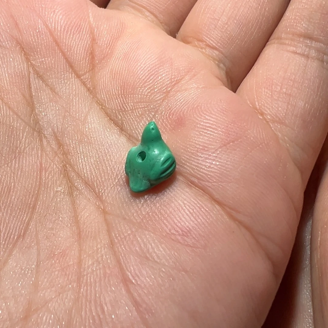 小***腾玛瑙/玉髓未镶嵌珠子。