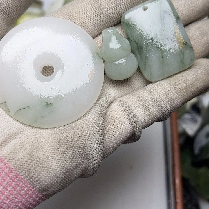 未镶嵌和田玉（翠青玉）珠宝奇石