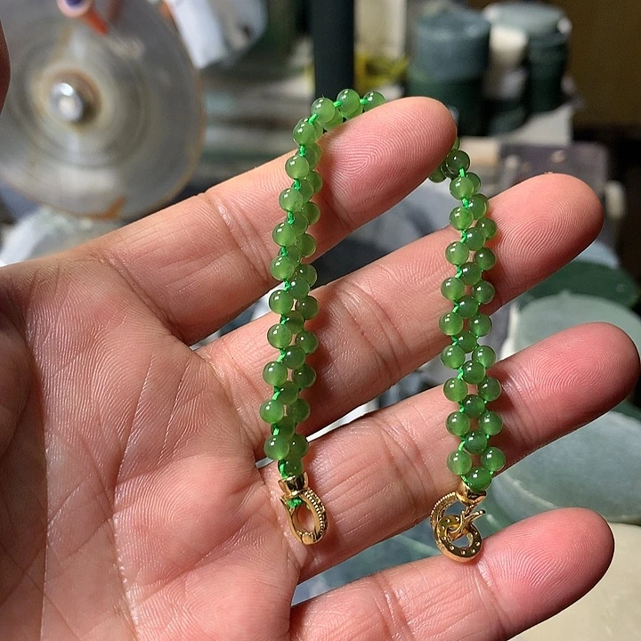 颈饰未镶嵌和田玉（糖玉）