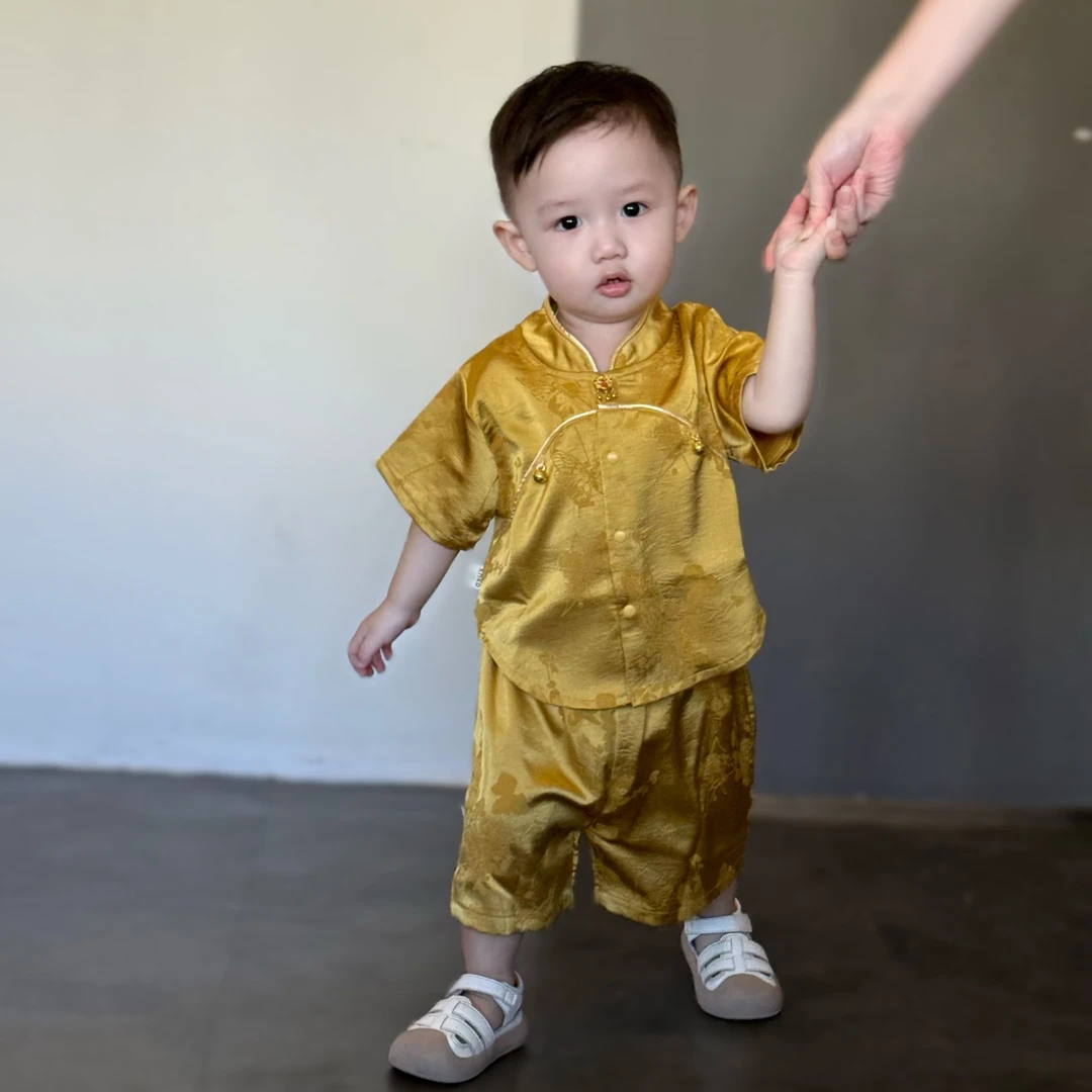 新中式周岁男宝宝礼服夏季薄款平时可穿短袖婴儿生日宴抓周黄马褂