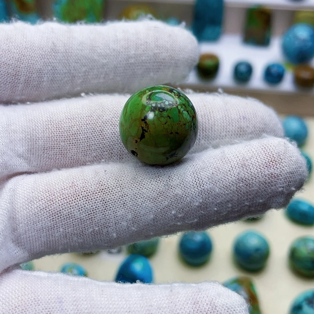 绿松石未镶嵌颈饰