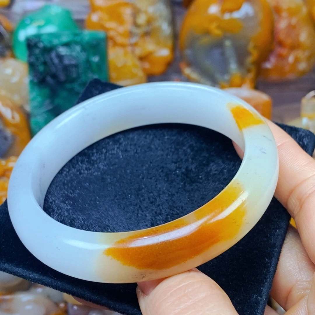 未镶嵌石英质玉（黄龙玉）吊坠(不含链)