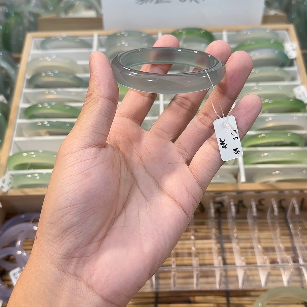 玛瑙/玉髓未镶嵌手镯圈口56.5