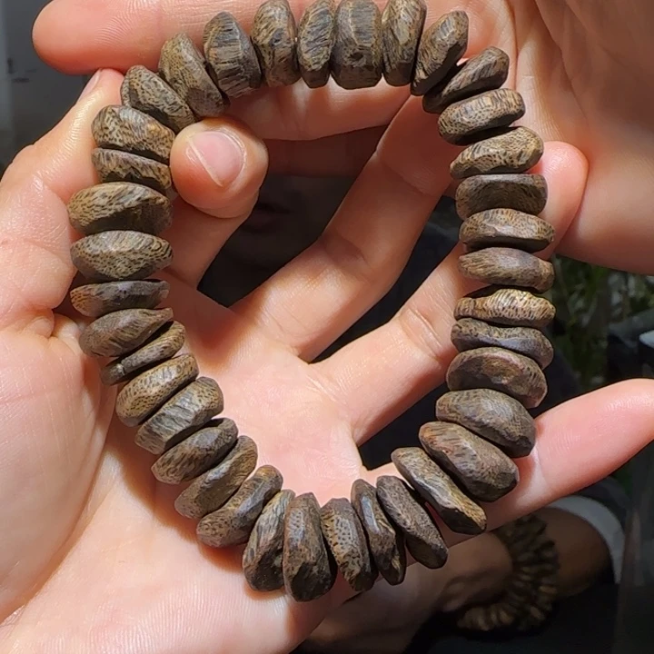 沉香手串原母树沉水树丁手串32克