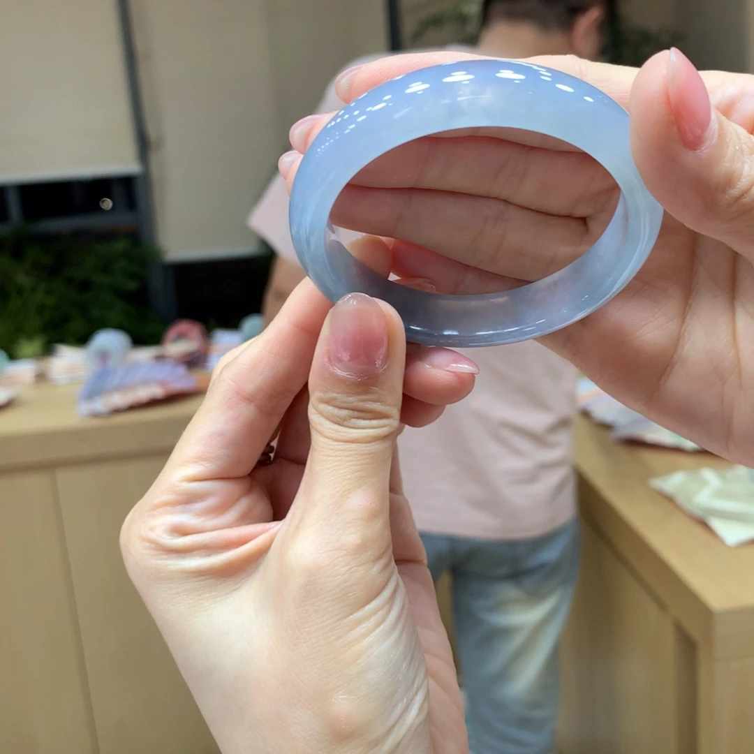 翡翠手镯未镶嵌t****e不退不换