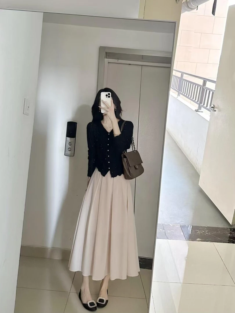 2025秋季新款韩系穿搭轻熟风法式黑色针织开衫高腰半身裙两件套